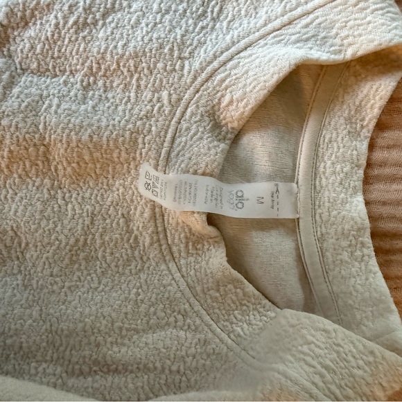 ALO Yoga Cream Textured Pullover - Picture 4 of 4
